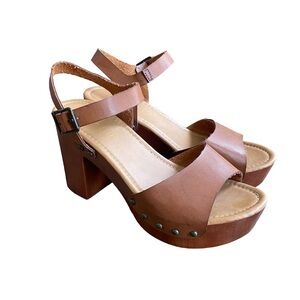 Reid Women's Shoes - Size 9.5 - Brown Leather with Wooden Sole and Heels